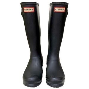 Hunter matte black tall rain boots size 5
